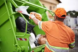 Best Yard Waste Removal  in Hutto, TX
